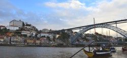 Ponte Dom Luís Bridge in Porto, Portugal
