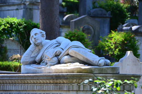 Rome Non Catholic Cemetery 500x331 7 Free Things to Do When You Travel