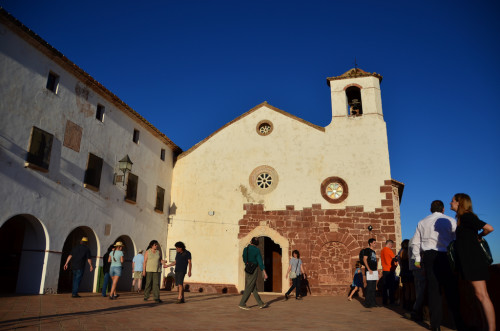 Church in Mont Roig del Camp Spain 500x331 Historical Sites in Alcudia