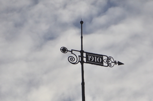 I have no idea what happened in 1910, but I'm digging the way the Stockholm sky looked when I snapped this picture