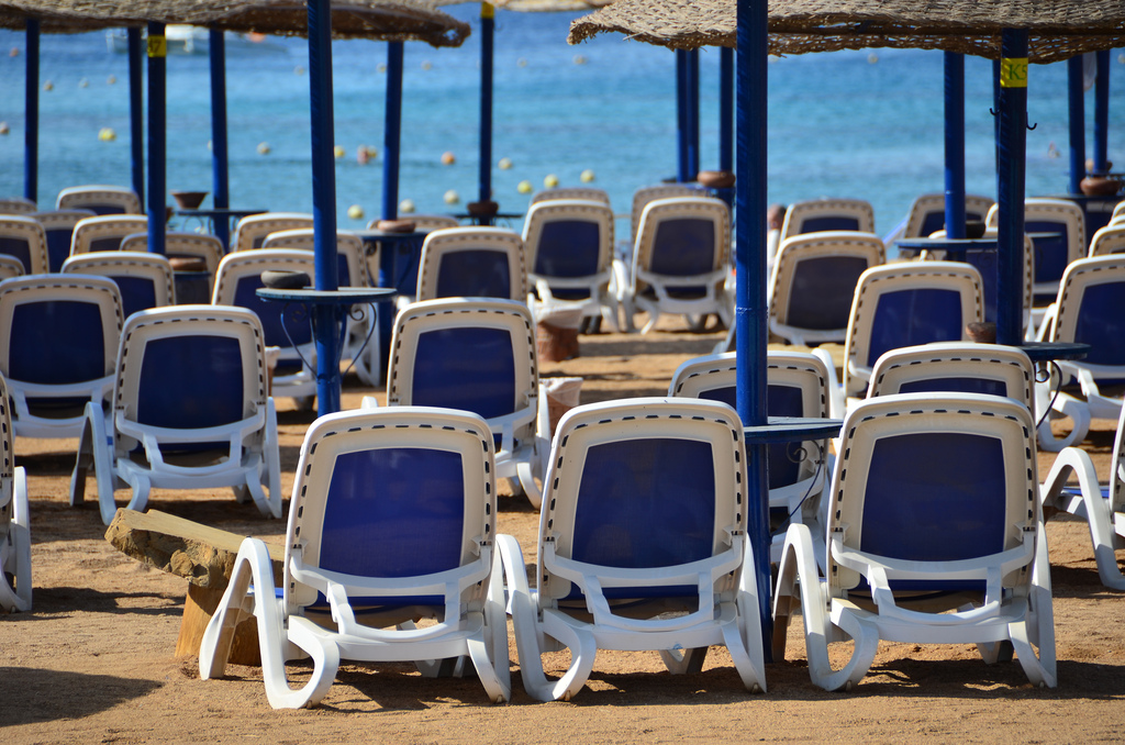 An eerily quiet beach scene in Sharm el-Shiekh