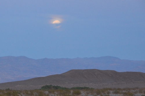 Death Valley is even more stunning after nightfall than it is during the heat of the day