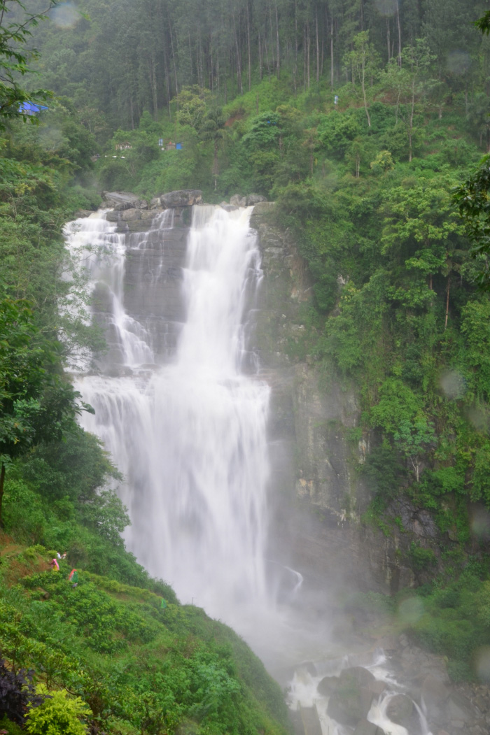 Ramboda-Falls-Sri-Lanka