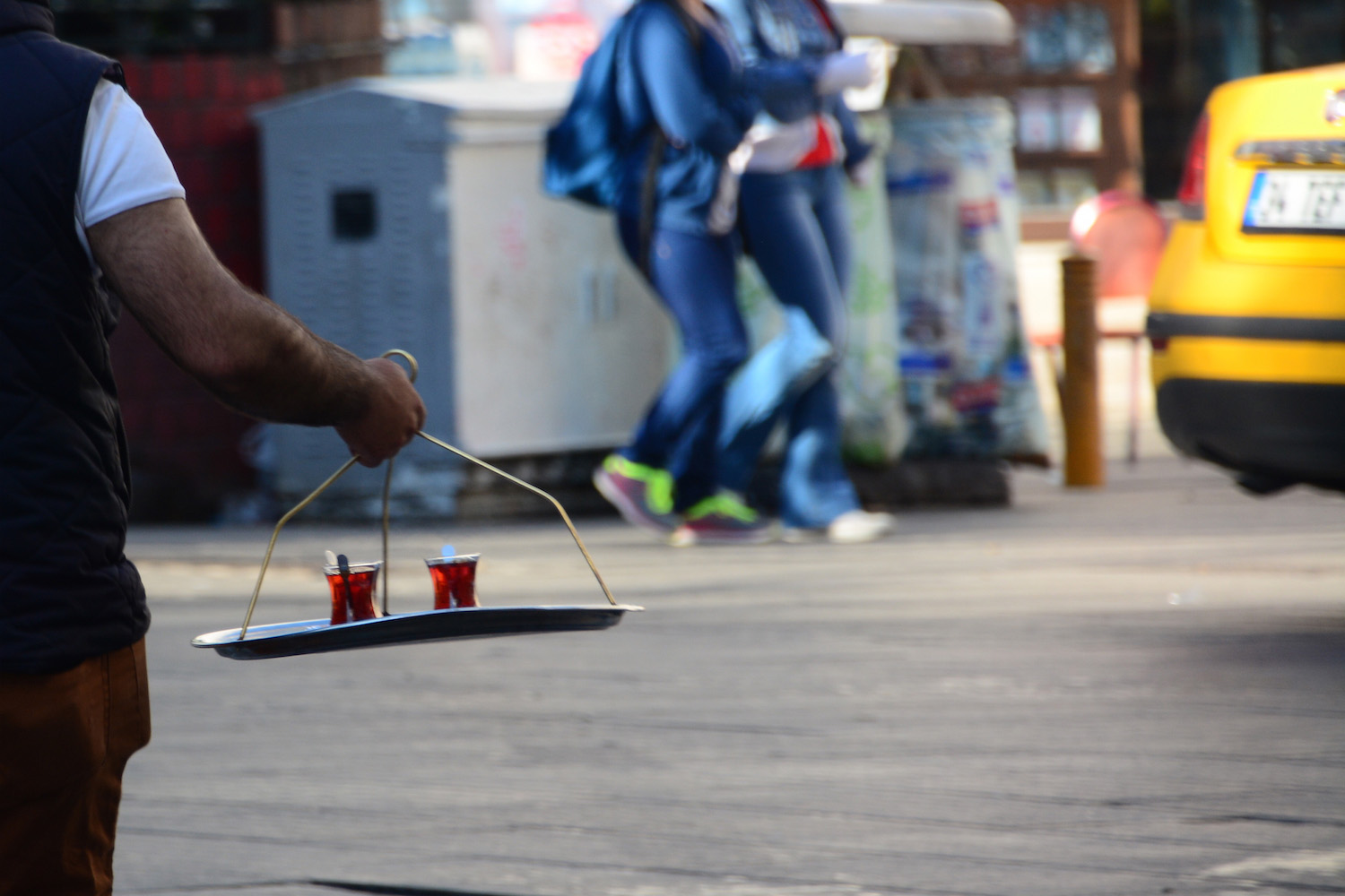 Tea service in Istanbul