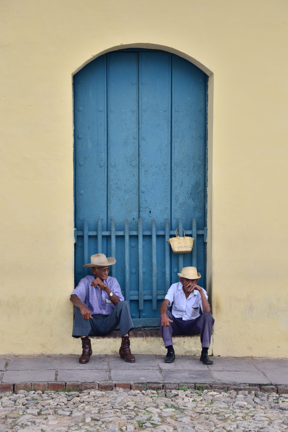 Cuba travel pictures cigar smoking