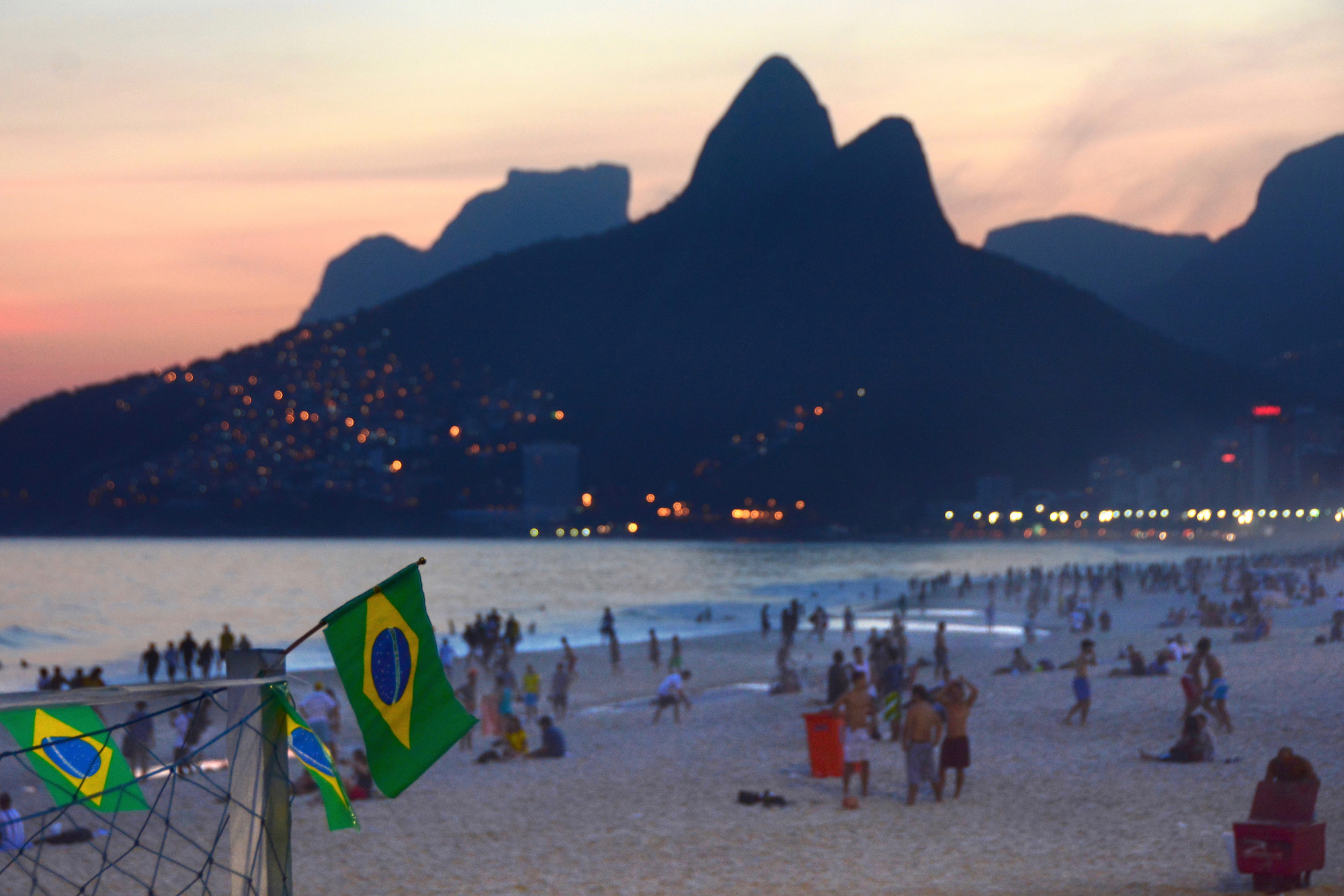 Rio vs S o Paulo Which Brazilian City is Best for You