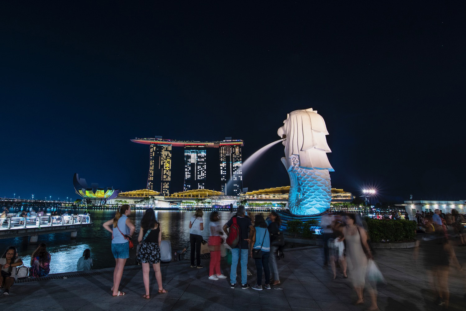 how many tourist attractions are there in singapore